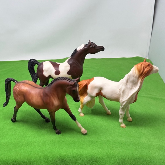3 Breyer Horses #651 #640 - Picture 1 of 16